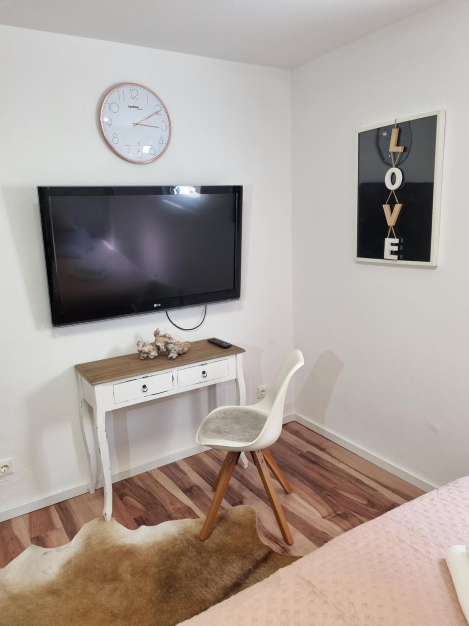 פריילאסינג Appartment Im Untergeschoss מראה חיצוני תמונה